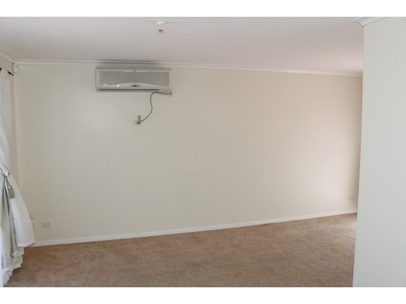 1/16 Belinda Crescent, Melton VIC 3337