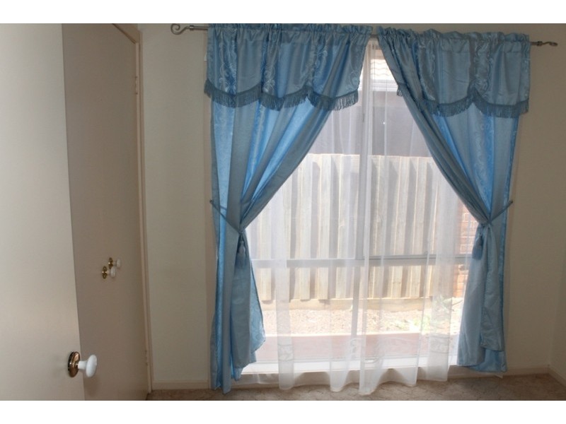 1/16 Belinda Crescent, Melton VIC 3337