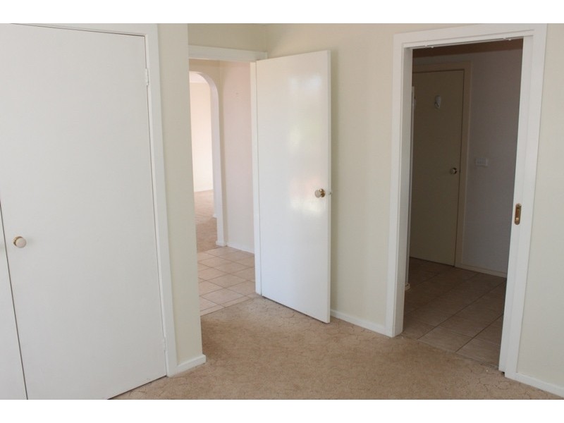 1/16 Belinda Crescent, Melton VIC 3337