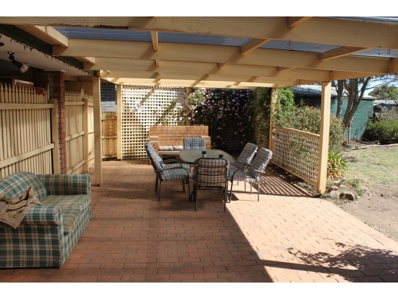 9 Vasey Court, Melton South VIC 3338