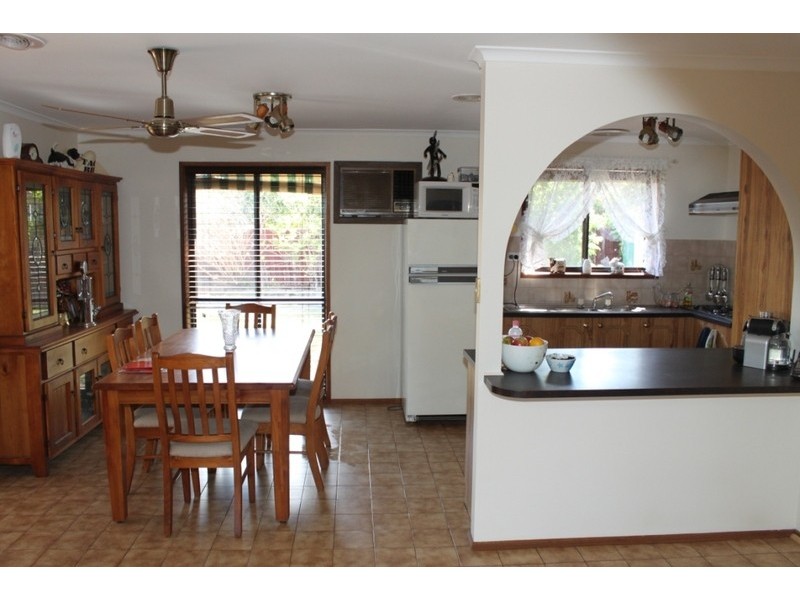 9 Vasey Court, Melton South VIC 3338