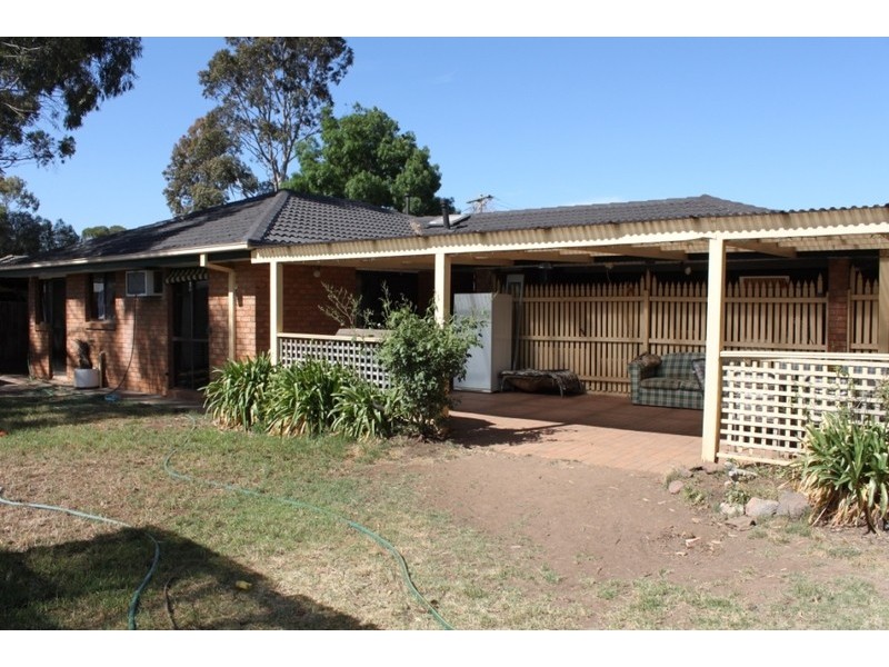 9 Vasey Court, Melton South VIC 3338