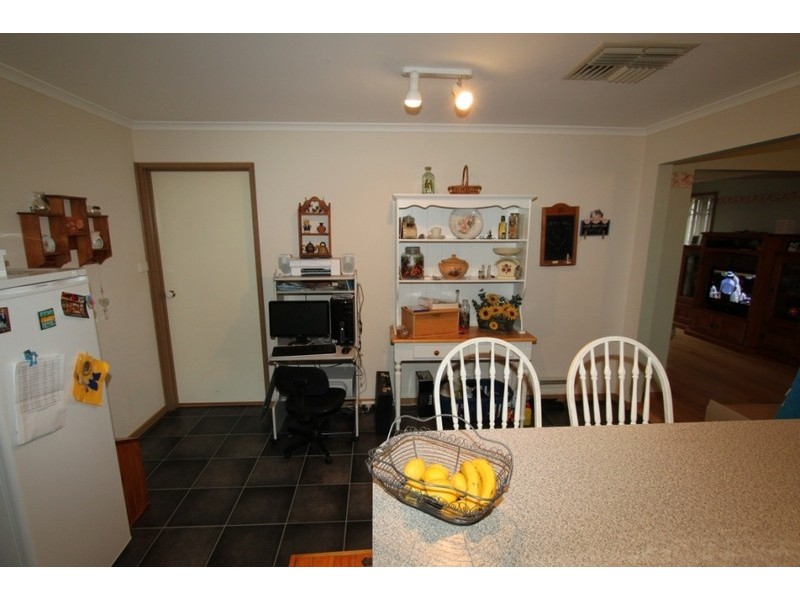 17 Denny Place, Melton South VIC 3338