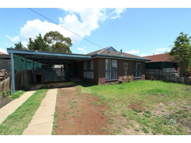 15 Mitchell Road, Melton South VIC 3338