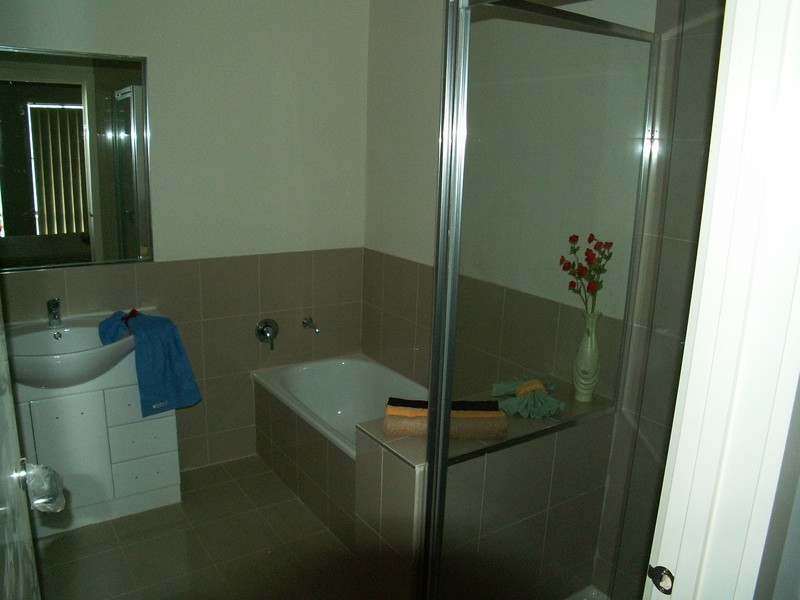 11/62 Andrew Street, Melton South VIC 3338