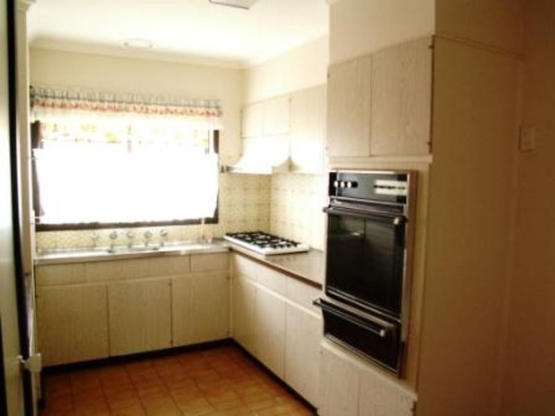 52 Exford Road, Melton South VIC 3338