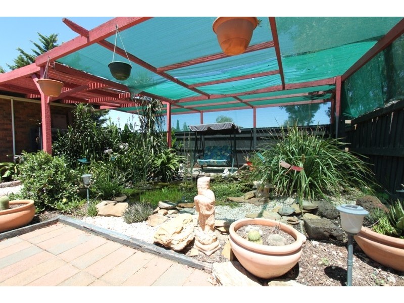 86 Hilton Way, Melton West VIC 3337