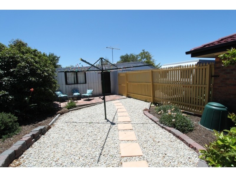 86 Hilton Way, Melton West VIC 3337