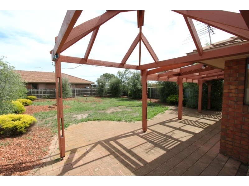 7 Walton Street, Melton South VIC 3338