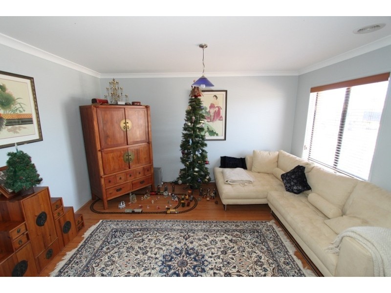 42 Carlyon Close, Melton West VIC 3337