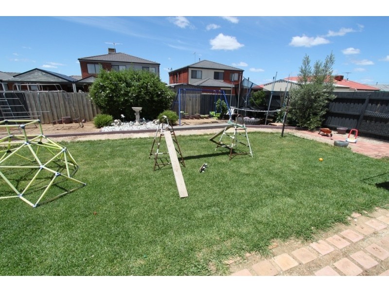 42 Carlyon Close, Melton West VIC 3337