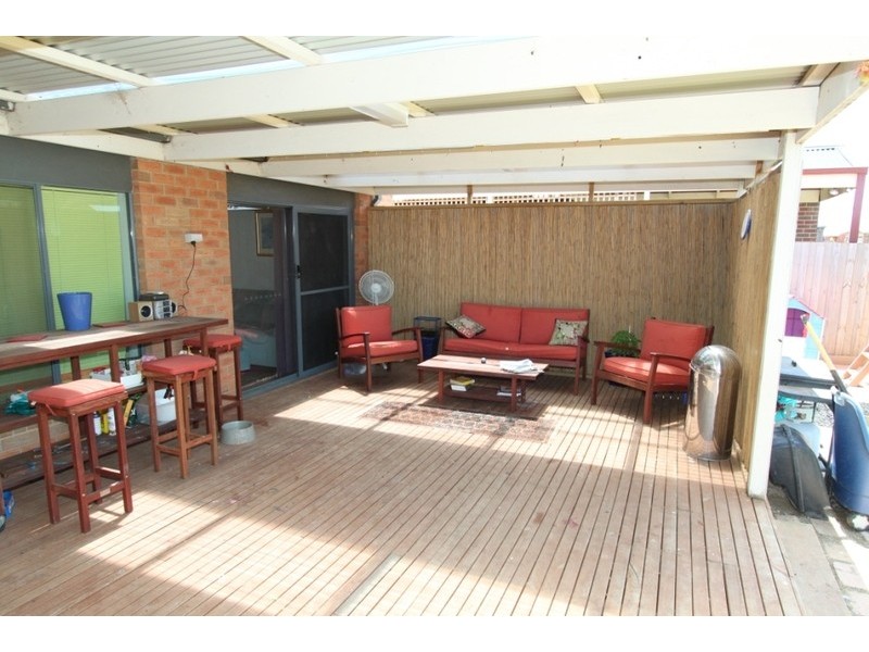 42 Carlyon Close, Melton West VIC 3337