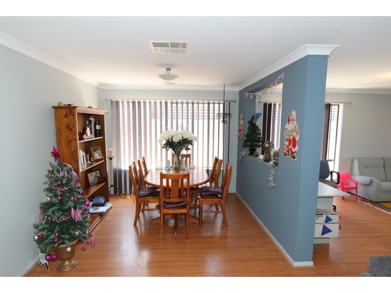 42 Carlyon Close, Melton West VIC 3337