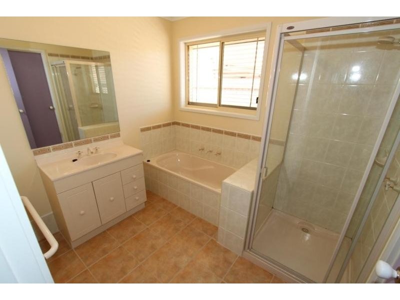 62 Greenhills Drive, Melton VIC 3337