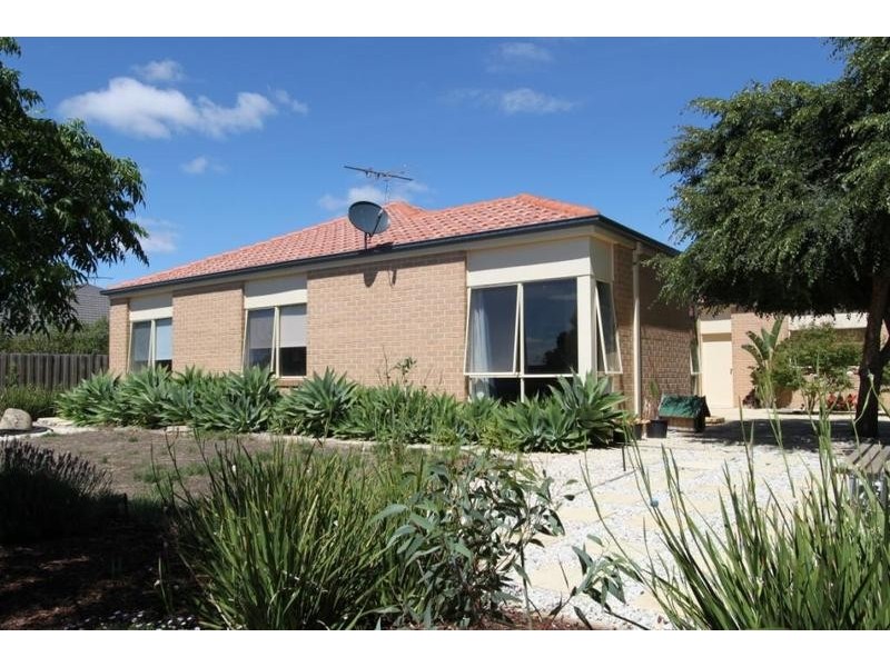 70 Westlake Boulevard, Melton VIC 3337