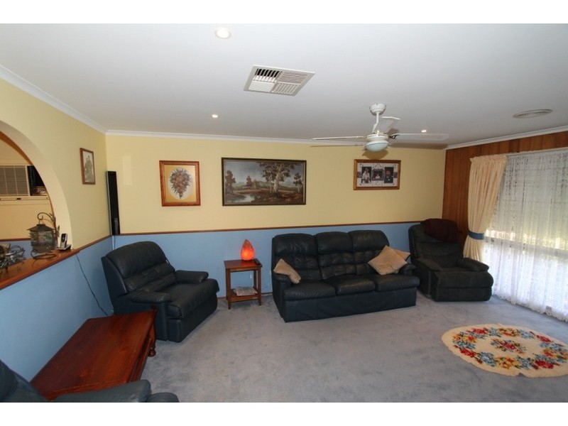 9 Madelaine Place, Melton West VIC 3337