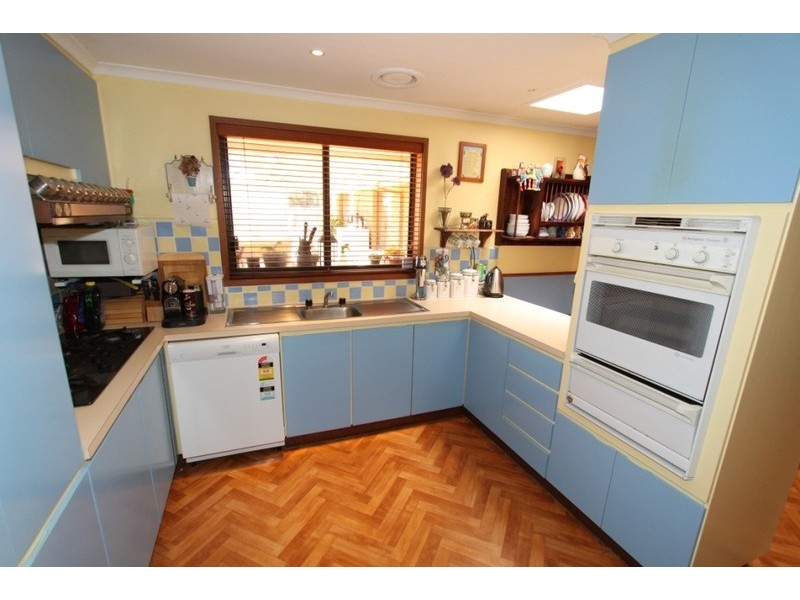 9 Madelaine Place, Melton West VIC 3337