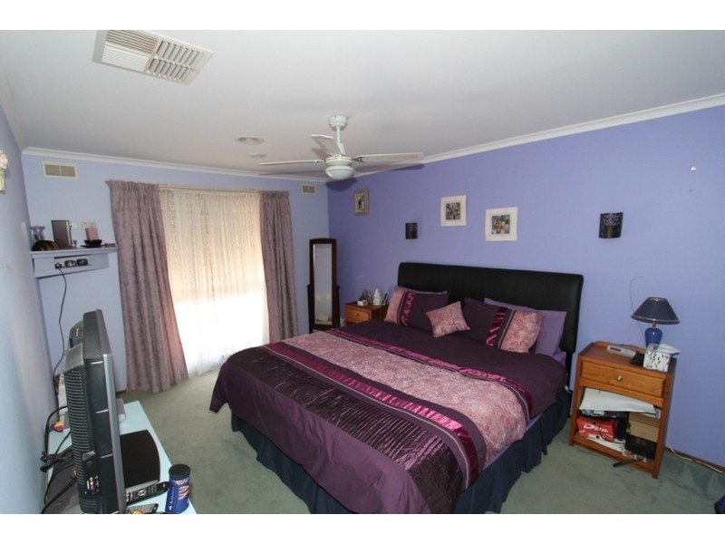 9 Madelaine Place, Melton West VIC 3337