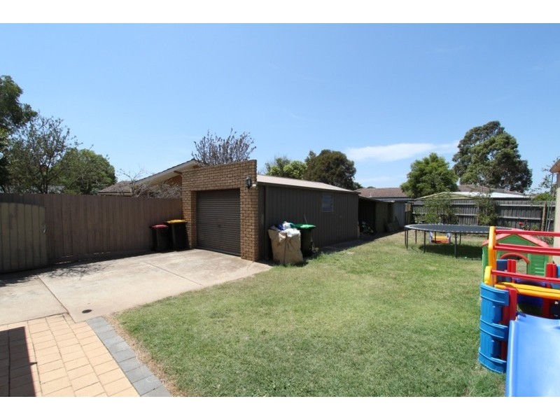 9 Madelaine Place, Melton West VIC 3337