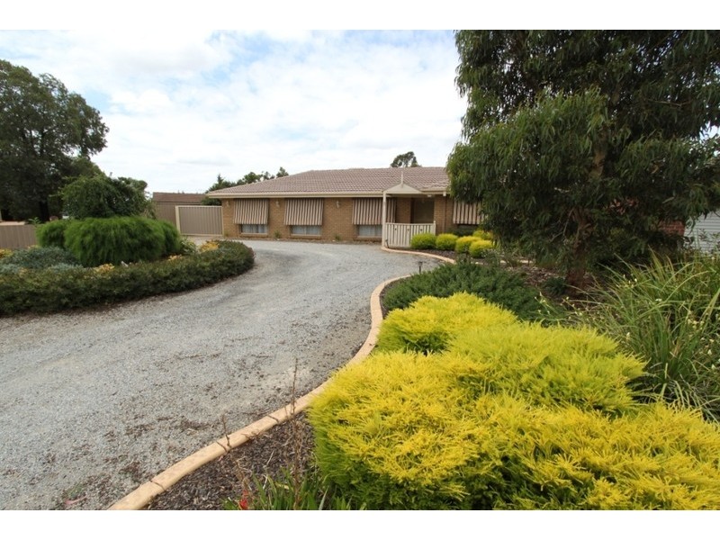 9 Madelaine Place, Melton West VIC 3337