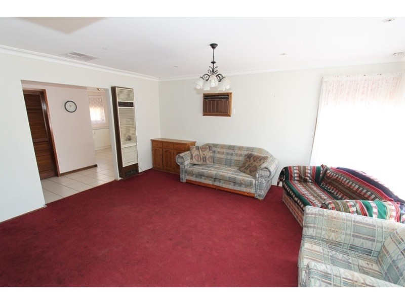 7 Connel Drive, Melton South VIC 3338