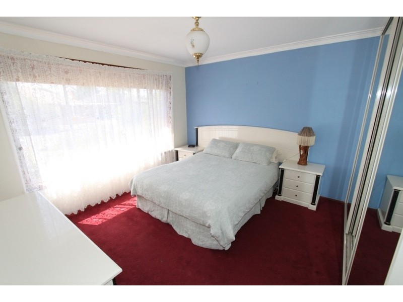 7 Connel Drive, Melton South VIC 3338