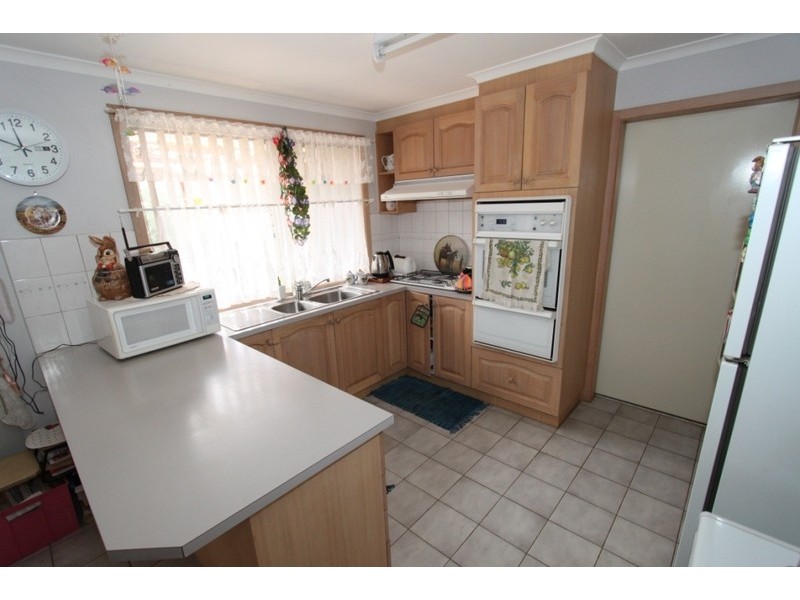 2 Paul Court, Melton VIC 3337