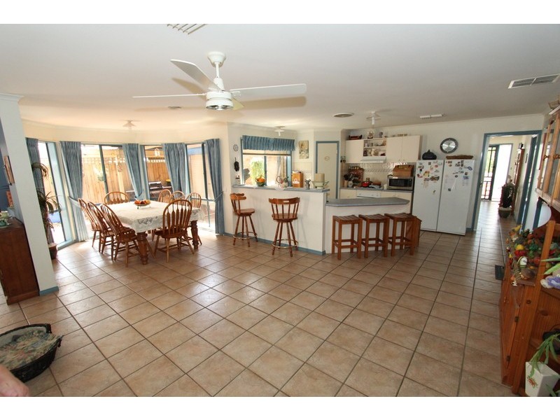 3 Parkway Place, Melton VIC 3337