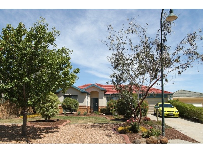 3 Parkway Place, Melton VIC 3337