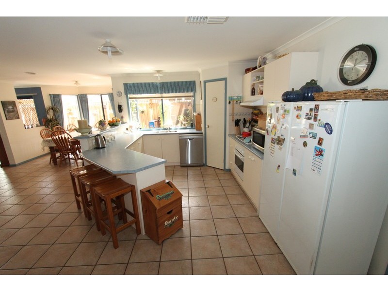 3 Parkway Place, Melton VIC 3337