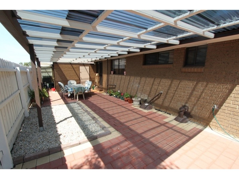 2/8 Reserve West Road, Melton VIC 3337