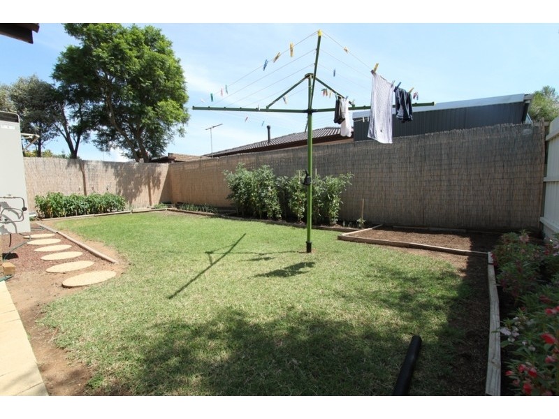 2/8 Reserve West Road, Melton VIC 3337