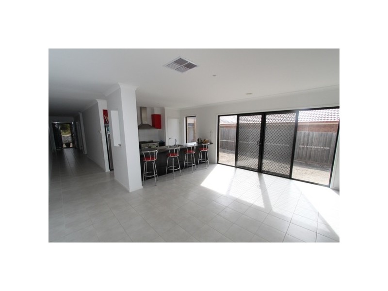 27 Kirkton Drive, Kurunjang VIC 3337