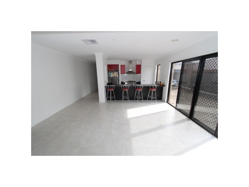 27 Kirkton Drive, Kurunjang VIC 3337