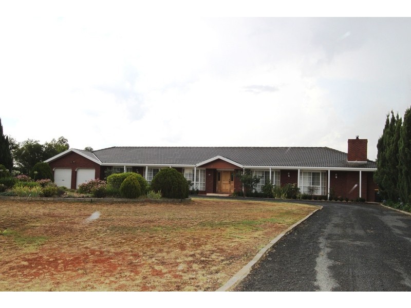 43 Springbank Way, Brookfield VIC 3338