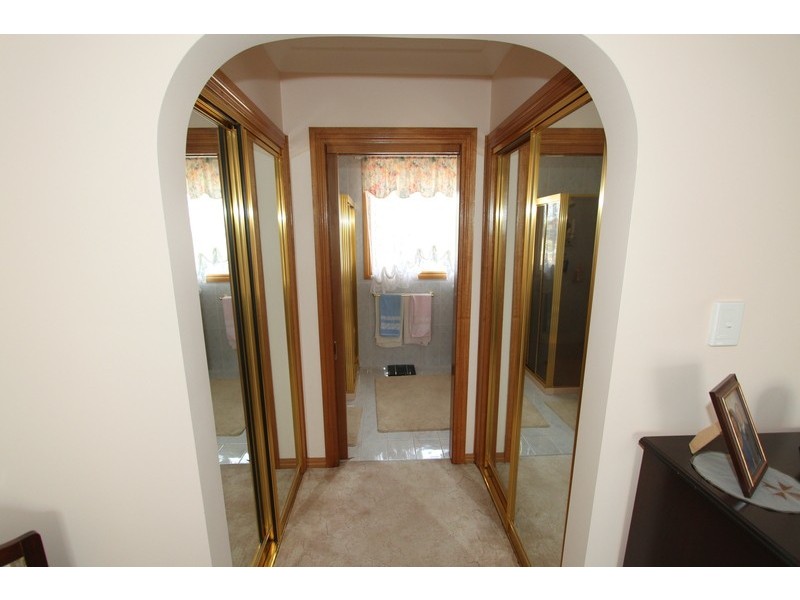 43 Springbank Way, Brookfield VIC 3338