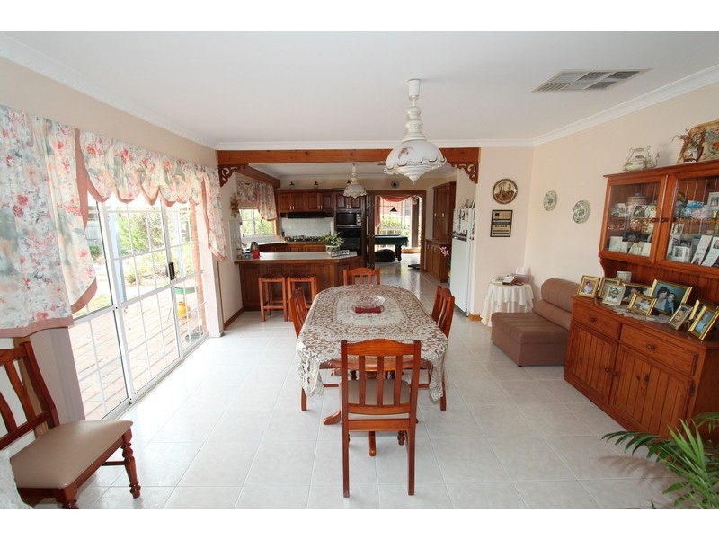 43 Springbank Way, Brookfield VIC 3338