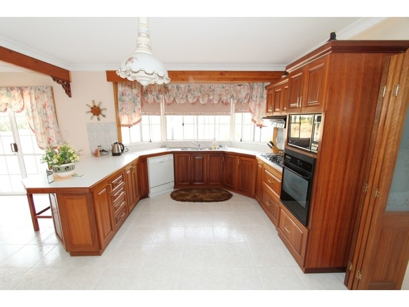 43 Springbank Way, Brookfield VIC 3338