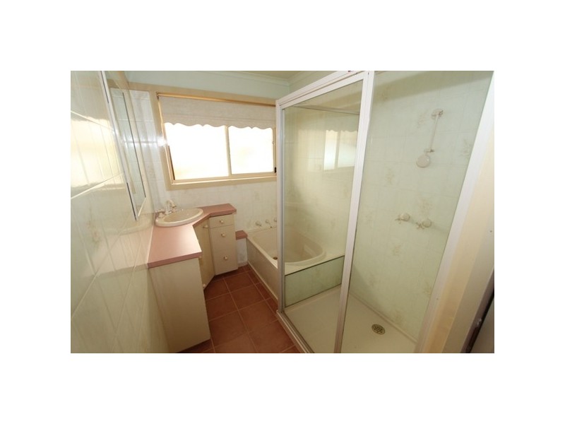 10 Arnold Court, Melton VIC 3337