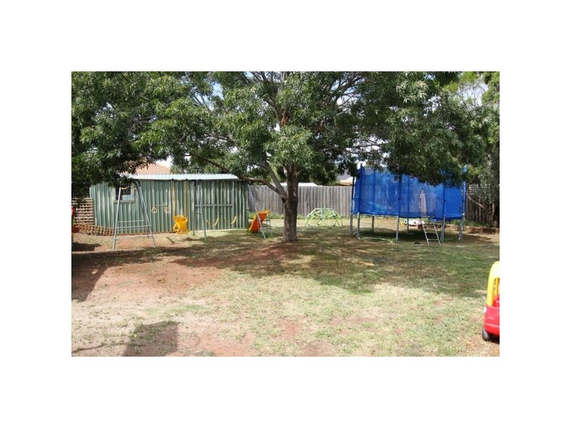 16 Barleycorn Place, Melton West VIC 3337