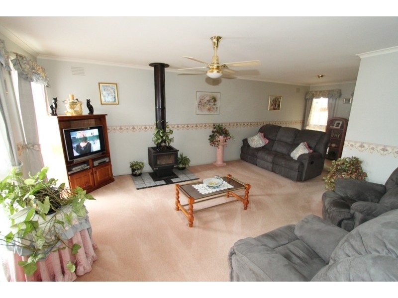 5 Riddle Drive, Melton VIC 3337