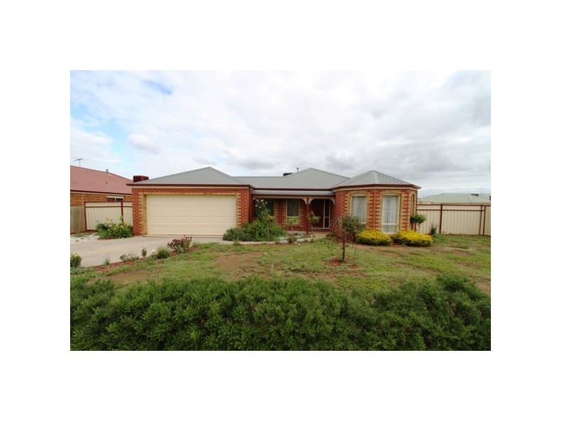 27 Meadow Glen Drive, Melton West VIC 3337