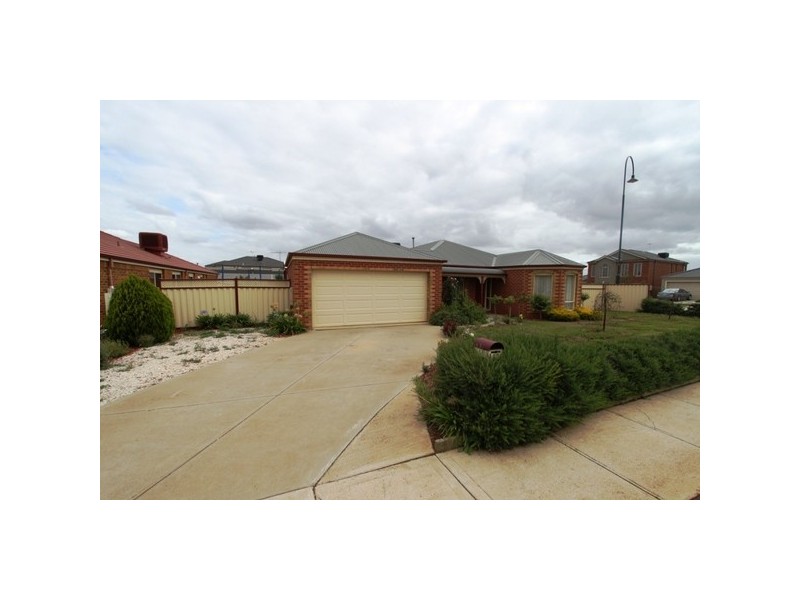 27 Meadow Glen Drive, Melton West VIC 3337