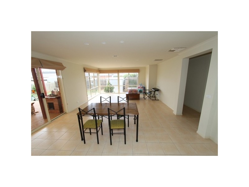 27 Meadow Glen Drive, Melton West VIC 3337