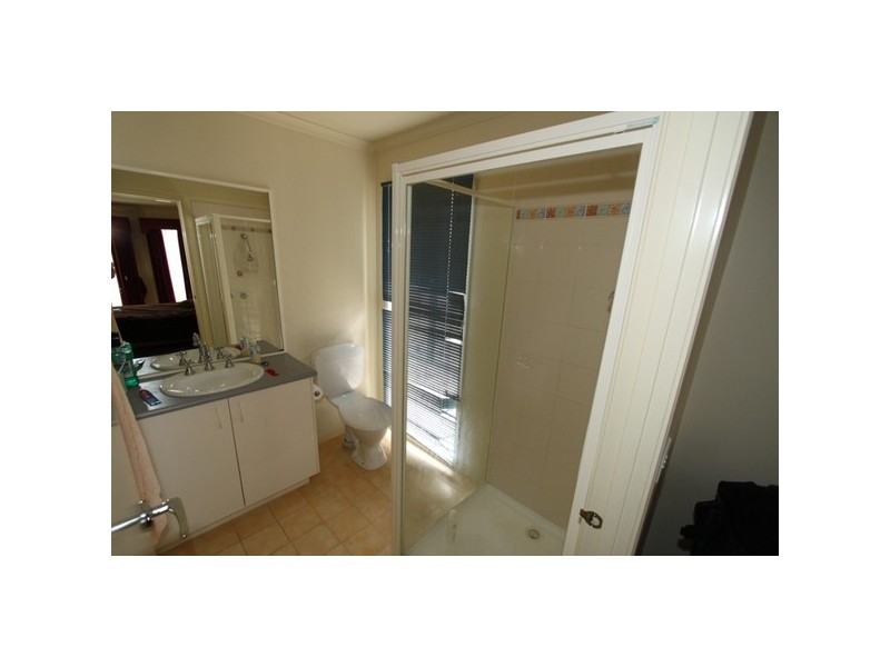 27 Meadow Glen Drive, Melton West VIC 3337