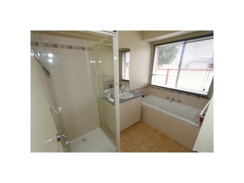 27 Meadow Glen Drive, Melton West VIC 3337