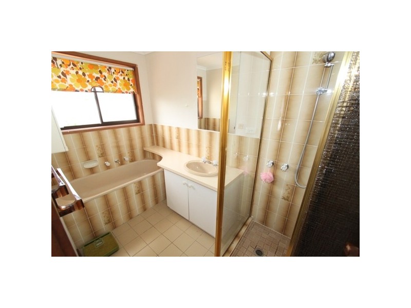 11 Henry Street, Melton VIC 3337