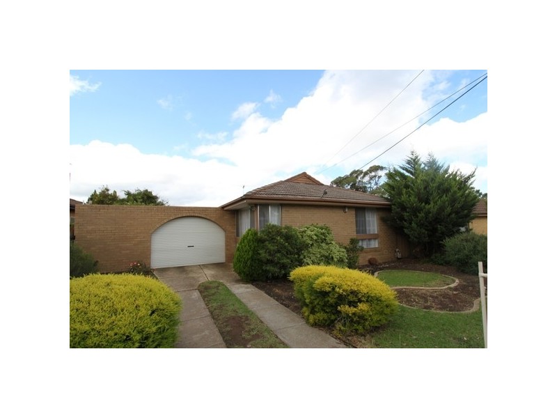 14 Curlew Close, Melton VIC 3337