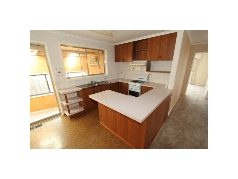 14 Curlew Close, Melton VIC 3337