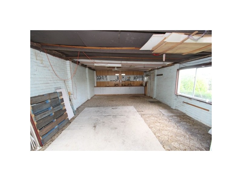 14 Curlew Close, Melton VIC 3337